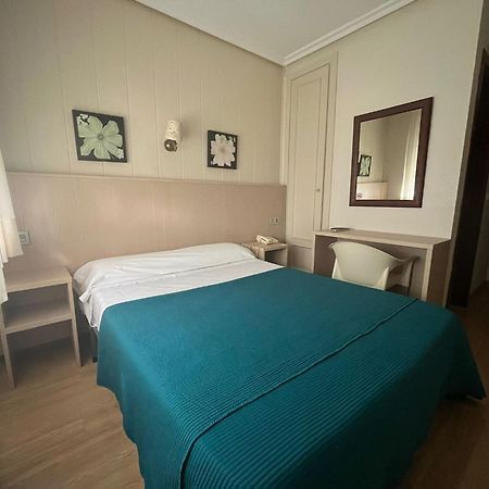 Hotel La Basilica Venta de Baños Dış mekan fotoğraf